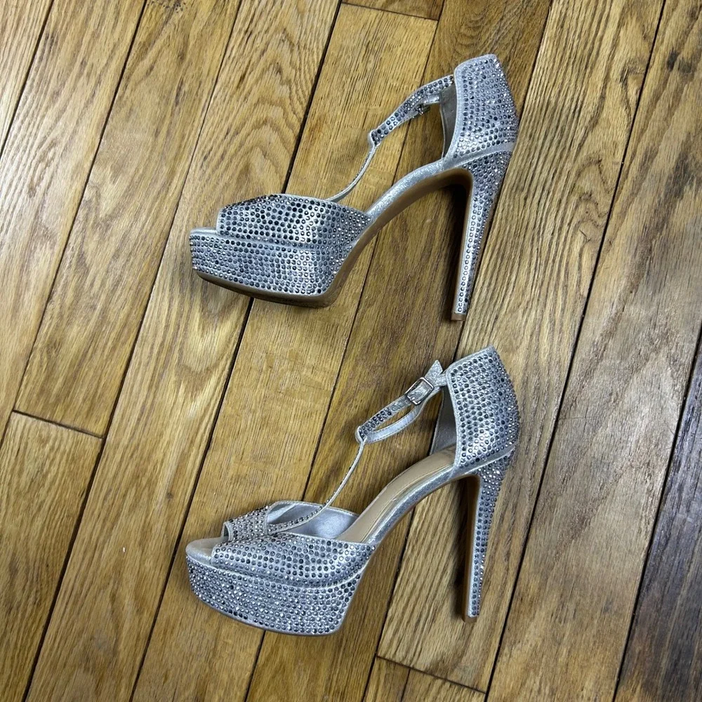 Gianni Bini Silver Rhinestone Embellished T Strap Platform‎ Heels Size 8M